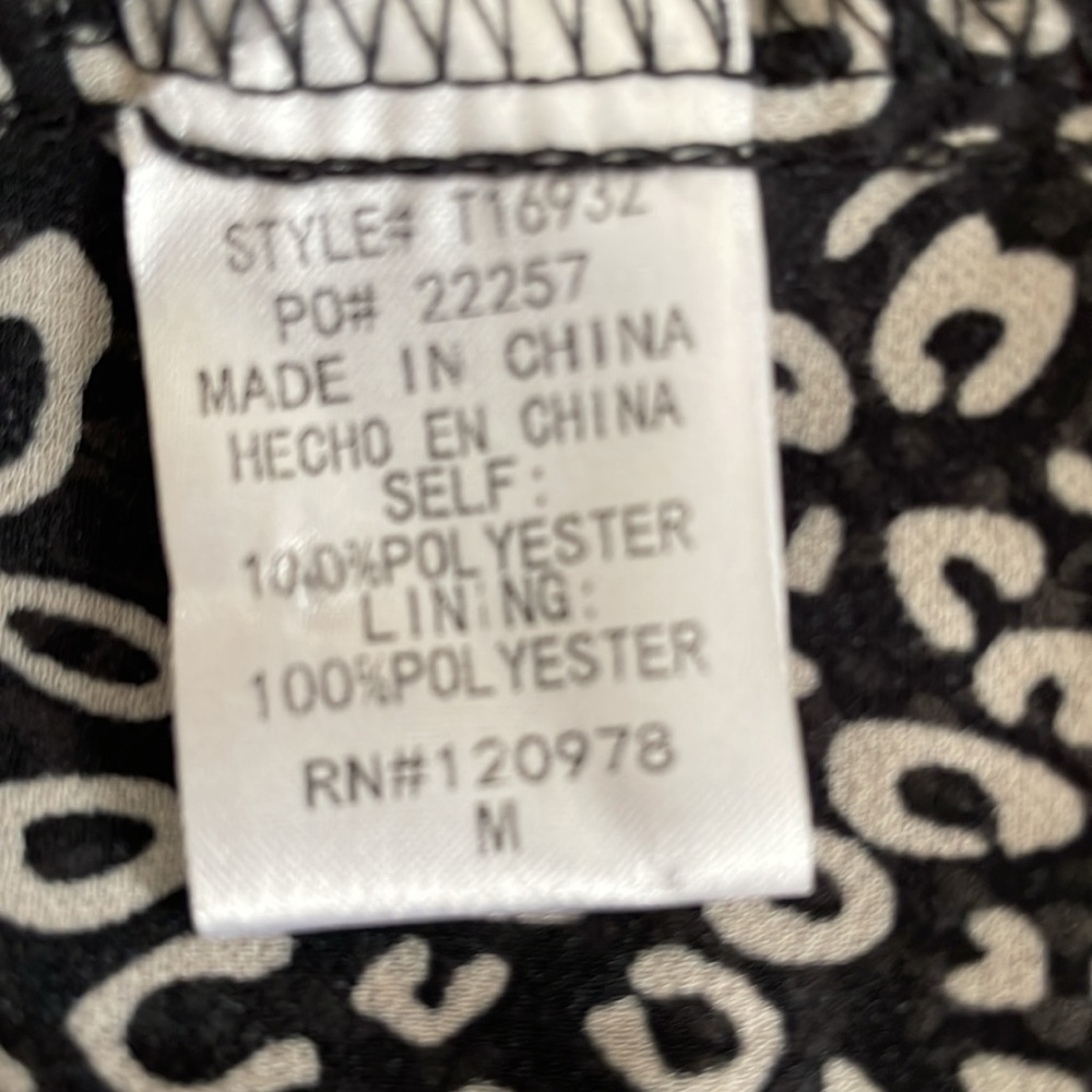 Entro Smocked Black & White Blouse Sheer Sleeves Ruffle Bottom - Picture 9 of 9